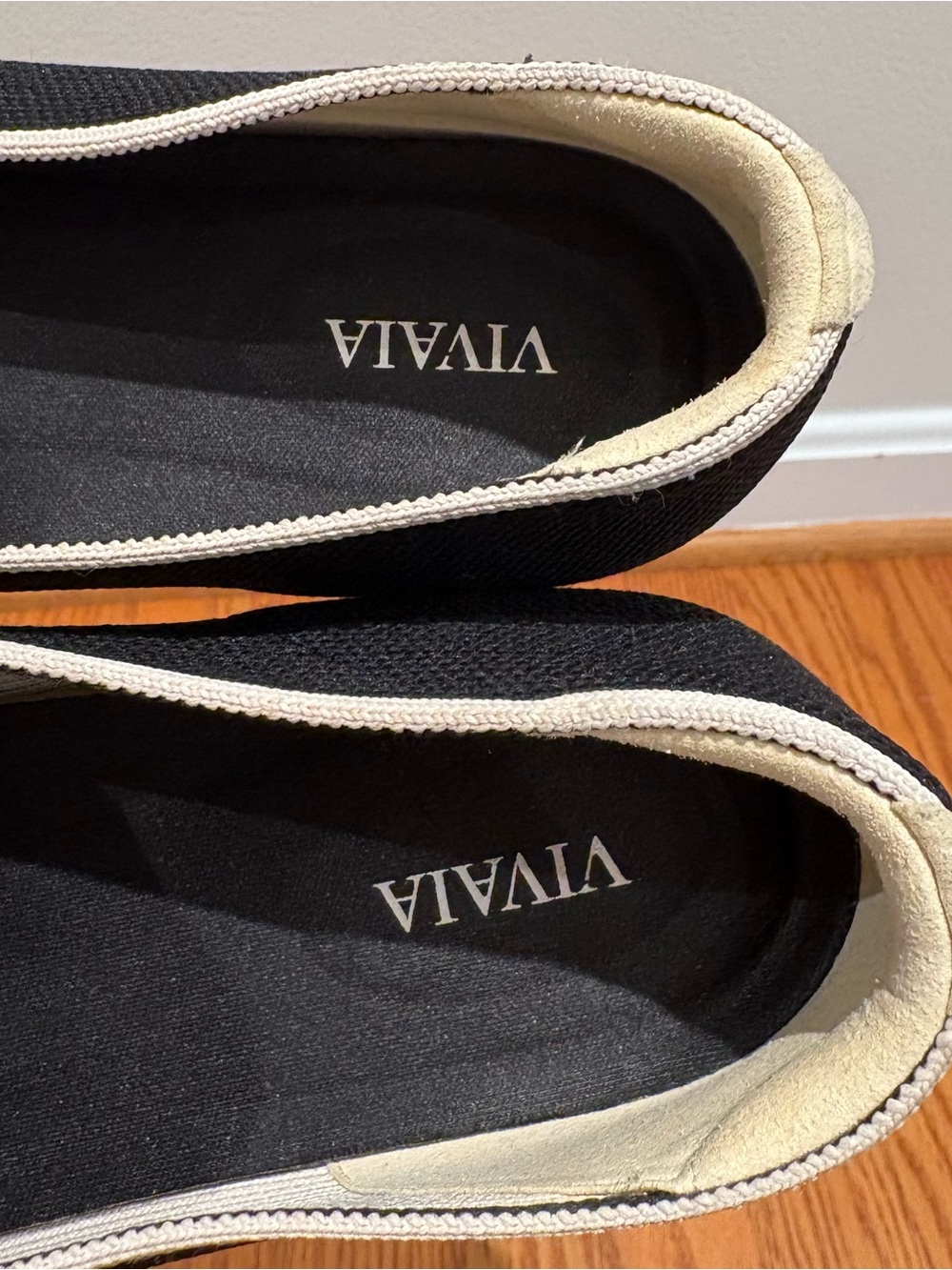 Vivaia Pointed-Toe Bow Loafers (Michelle 2.0) Size 37.5‎ - Picture 9 of 12